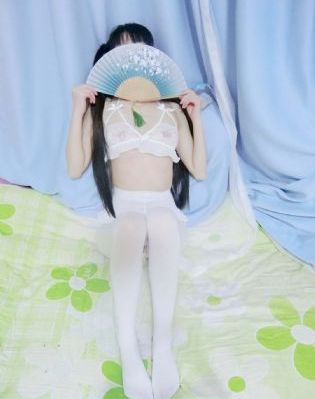 女大学生的沙龙室5